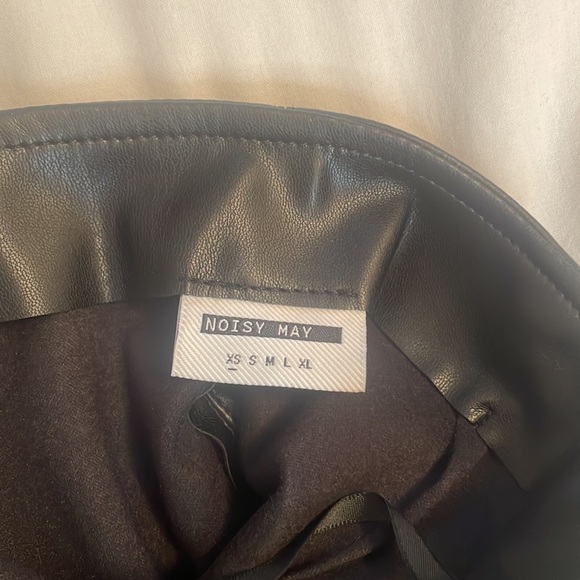 Noisy May Faux Leather Skirt - Picture 4 of 5